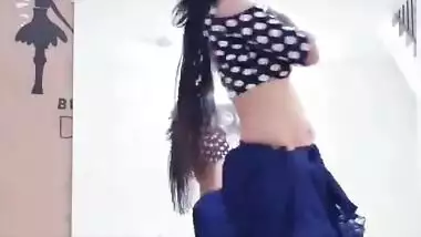 Cute sensual naval dance by sexy desi babe