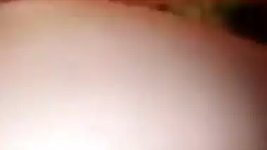 Good-looking Desi chick shows her sweet XXX pussy in solo MMS video