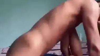 A 21-year-old Nepali guy fucks his GF’s pussy in sex video