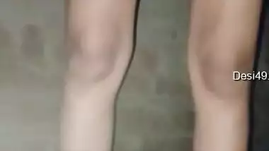 Desi Village bhabhi wearing cloth after sex