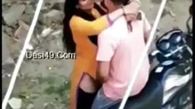 Leaked desi mms video of cheat wife fucking with her servant outdoor, caught by hubby