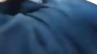 Amateur Indian couple stops car to have quick XXX chudai right in it