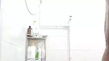 Sexy Tamil Wife Bathing Full Hd Part 2