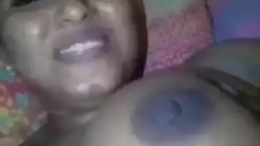 Sexy Desi Girl Showing Boobs With Clear Talk