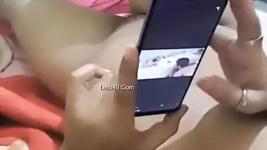 Super Sexy Desi Bhabhi Shows Her Boobs And Pussy