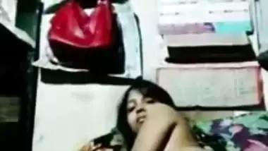Desi village bhabi open her dress