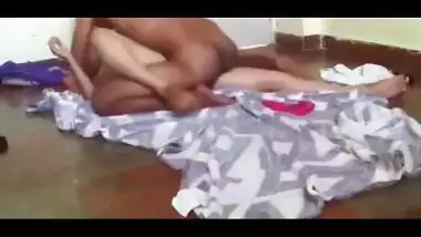 Hot Indian xxx video of desi wife Geeta on hidden webcam