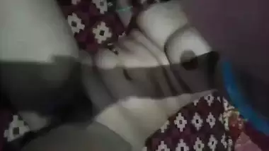 Divorced bhabhi stripping bra and panty viral MMS
