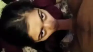 18 yo teen college girl from Pune gives sensual blowjob