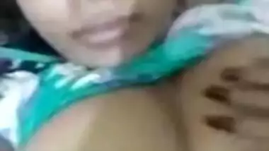 Village girl showing her boobs and fondling for BF