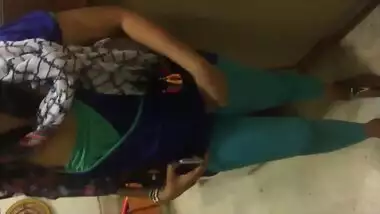 Indian babe boobhow in changing room in mumbaihopping mall