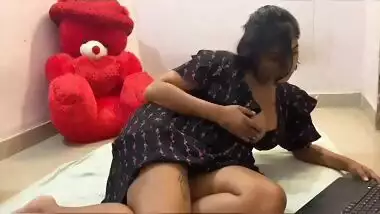Busty bitch fingering pussy while watching porn