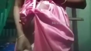 Desi Bhabhi Uradhura Fucks Video