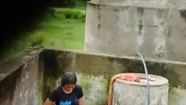 Cute Desi Girl Out Door bathing part 1