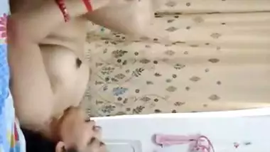 One of the best Indian sex videos of a cuckold and his wife