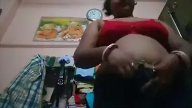 Indian chubby wife showing her hanging tits