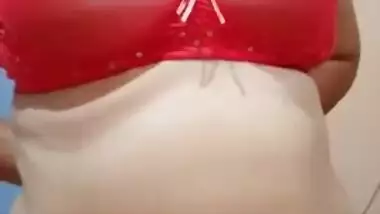 Desi XXX woman MMS striptease show where she exposes tits and tushy