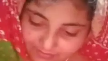 Bangladeshi Beautiful Cute Girl Showing