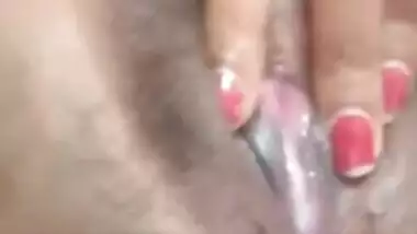 Hot Desi slut from the village shows tits and plays with XXX slit