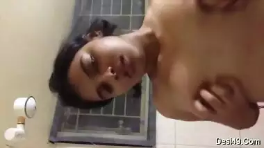 Exclusive- Desi Cute Girl Sucking Her Boobs