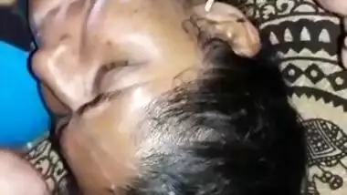 Husband Cum on wife Face