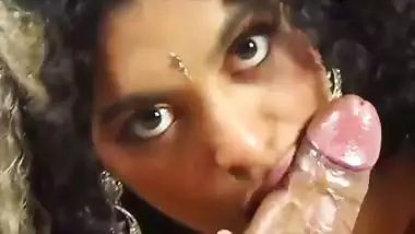 Hot Indian babe gives an Indian blowjob to a black guy