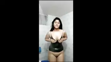 Indian girl erotic shower show
