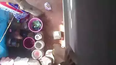 Kannada neighbour aunty bathing 