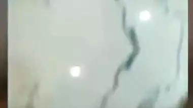 Desi cpl Play with Face Show