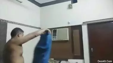 Exclusive- Desi Old Man Sex With Randi Bhabhi On Hotel Capture By Hidden Cam