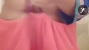Gujrati Desi XXX whore showing her huge boobs and pussy on cam