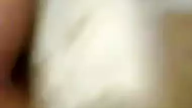 Solo chudai video of cute Desi teen stuffing XXX pussy with cucumber
