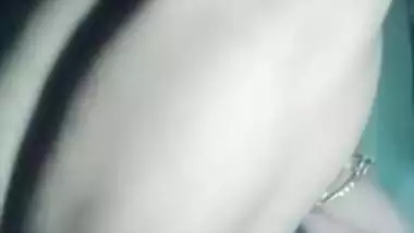 Amateur video of teen Indian in pink bra who masturbates pussy in room