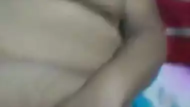 Hot Bhabhi pussy fingering by her husband’s friend video MMS