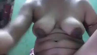 Bengali housewife nude MMS video for striptease lovers