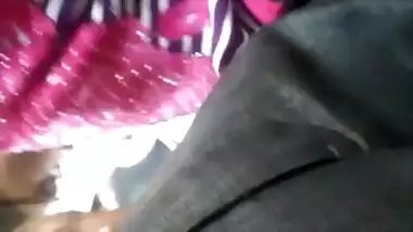 Showing my bulge to an aunty,she liked