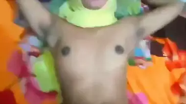UP Muslim girl’s first desi sex MMS with her cousin