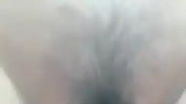 Sexy Desi girl Shows her Boobs and Pussy