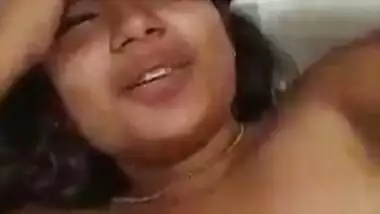 Hot Mallu Girl’s Arousing Facial Reaction During Finger Fuck
