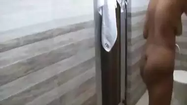 Sexy Tamil Bhabhi Having A Bath