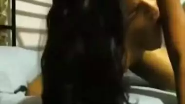 Indian Girl Fucks her Own Choot.